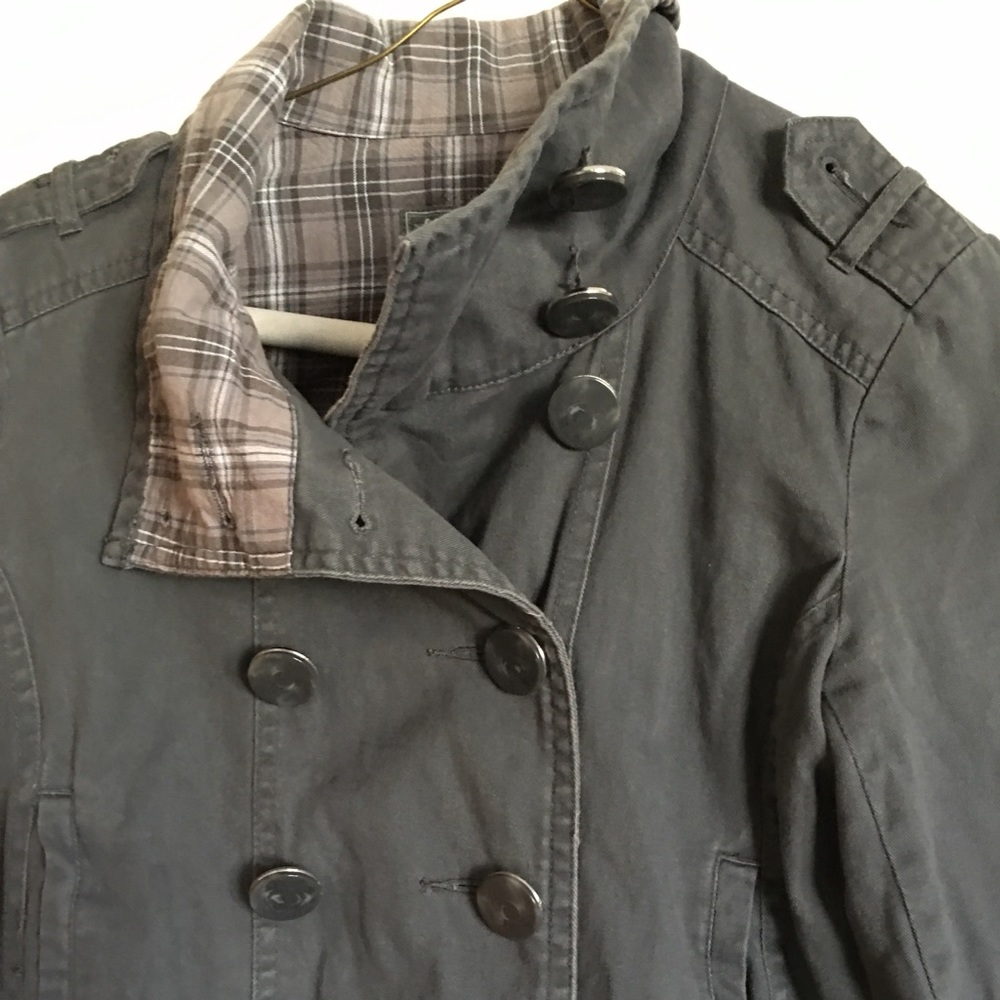 Cropped gray jacket